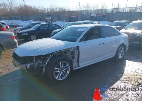 2017 Audi A4 2.0T Season Of Audi Ultra Premium z USA, uszkodzony, nr VIN WAUKMAF49HN056155